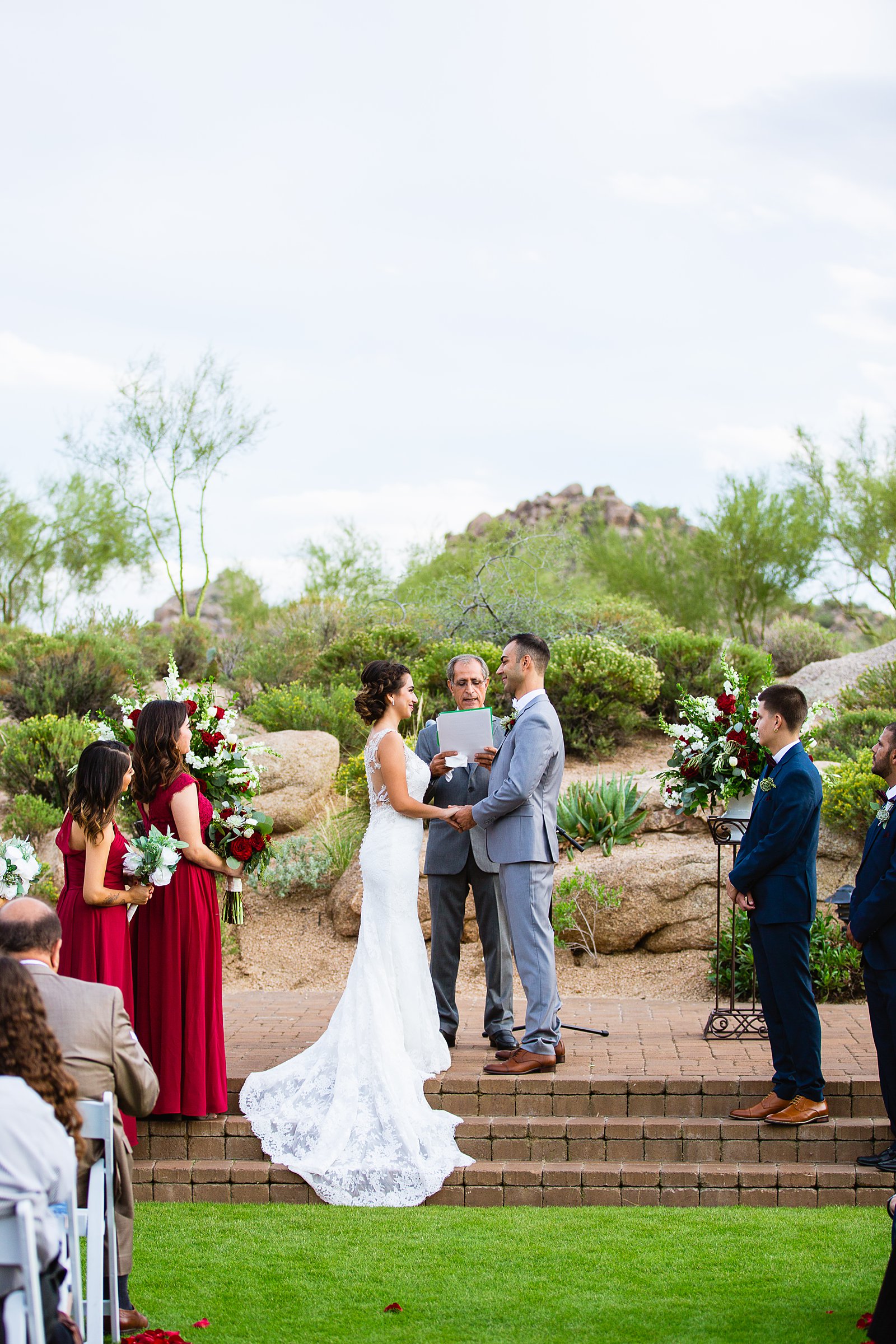 Wedding ceremony at Troon North by Arizona wedding photographer PMA Photography.