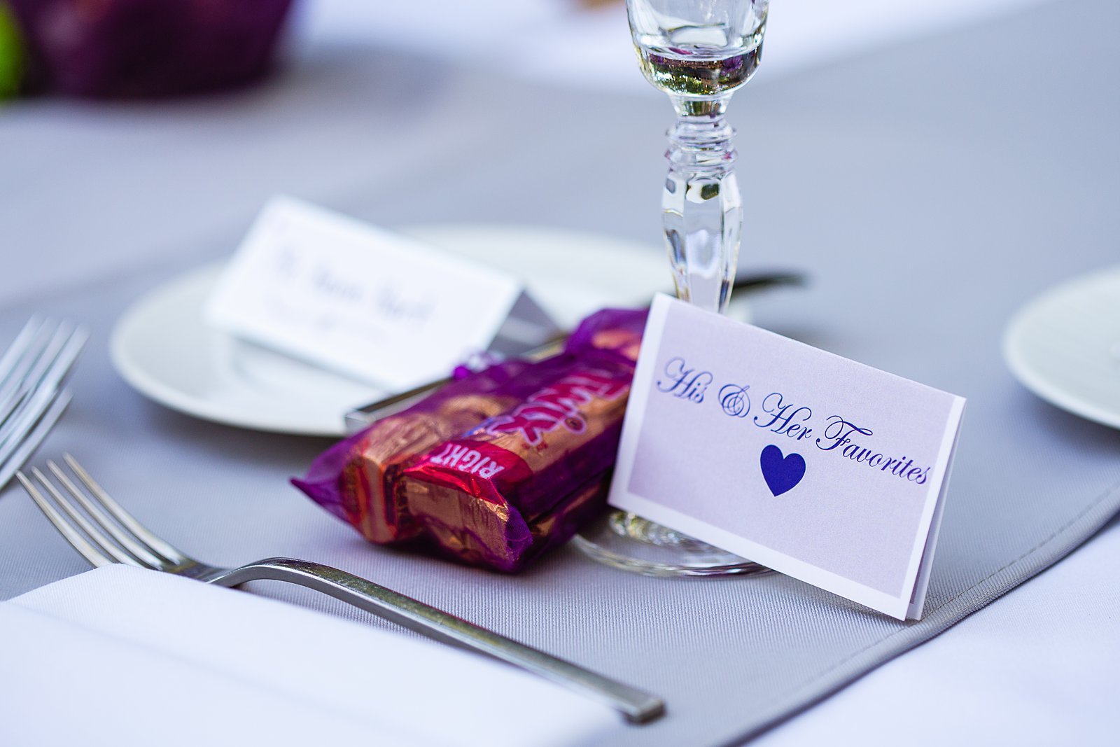 His and her favorite candy wedding favors by Arizona wedding photographer PMA Photography.