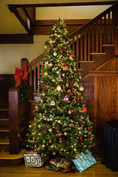 Christmas tree decoration at a December historic home wedding by PMA Photography.