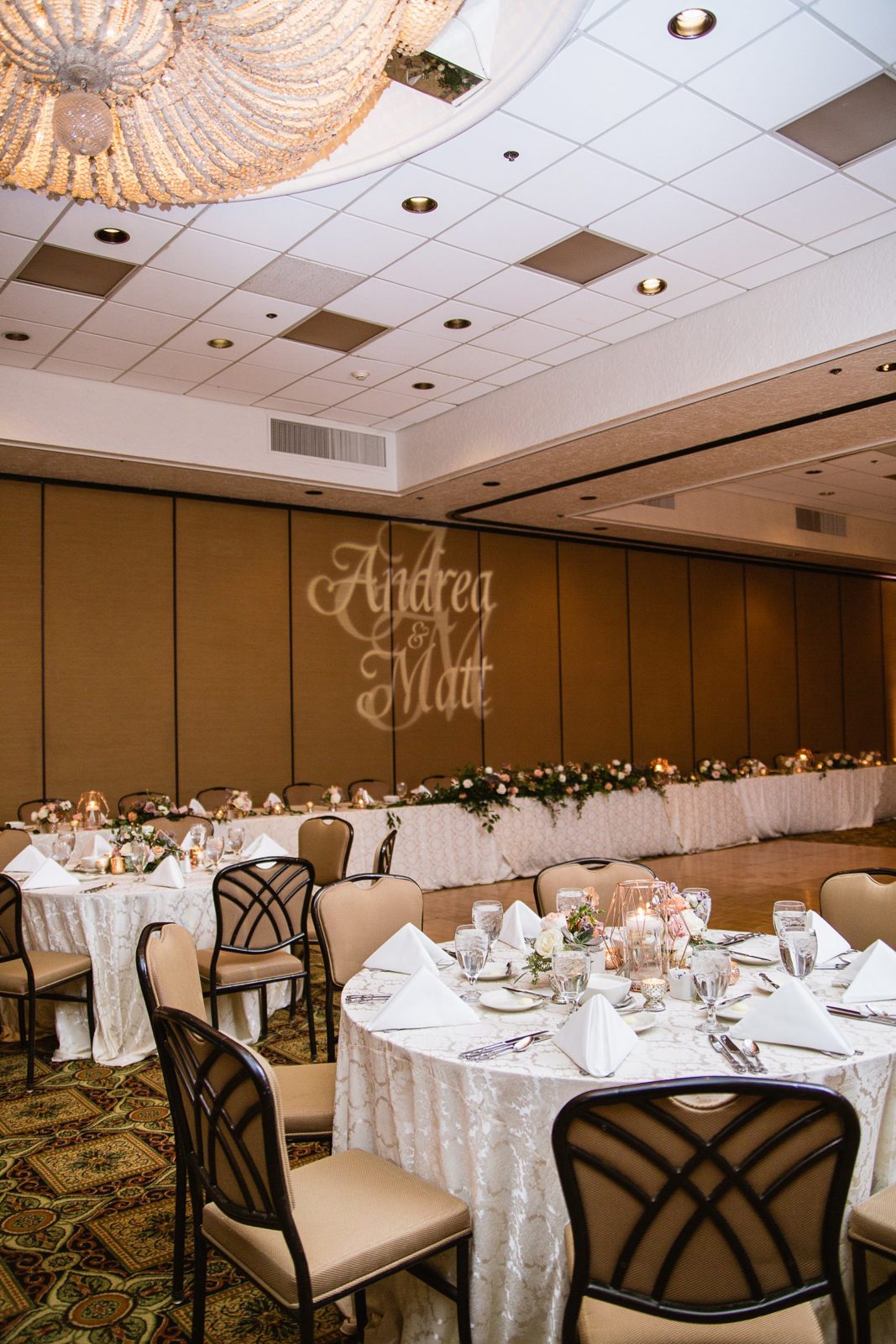 Wedding reception at The Scottsdale Resort at McCormick Ranch by Arizona wedding photographer PMA Photography.