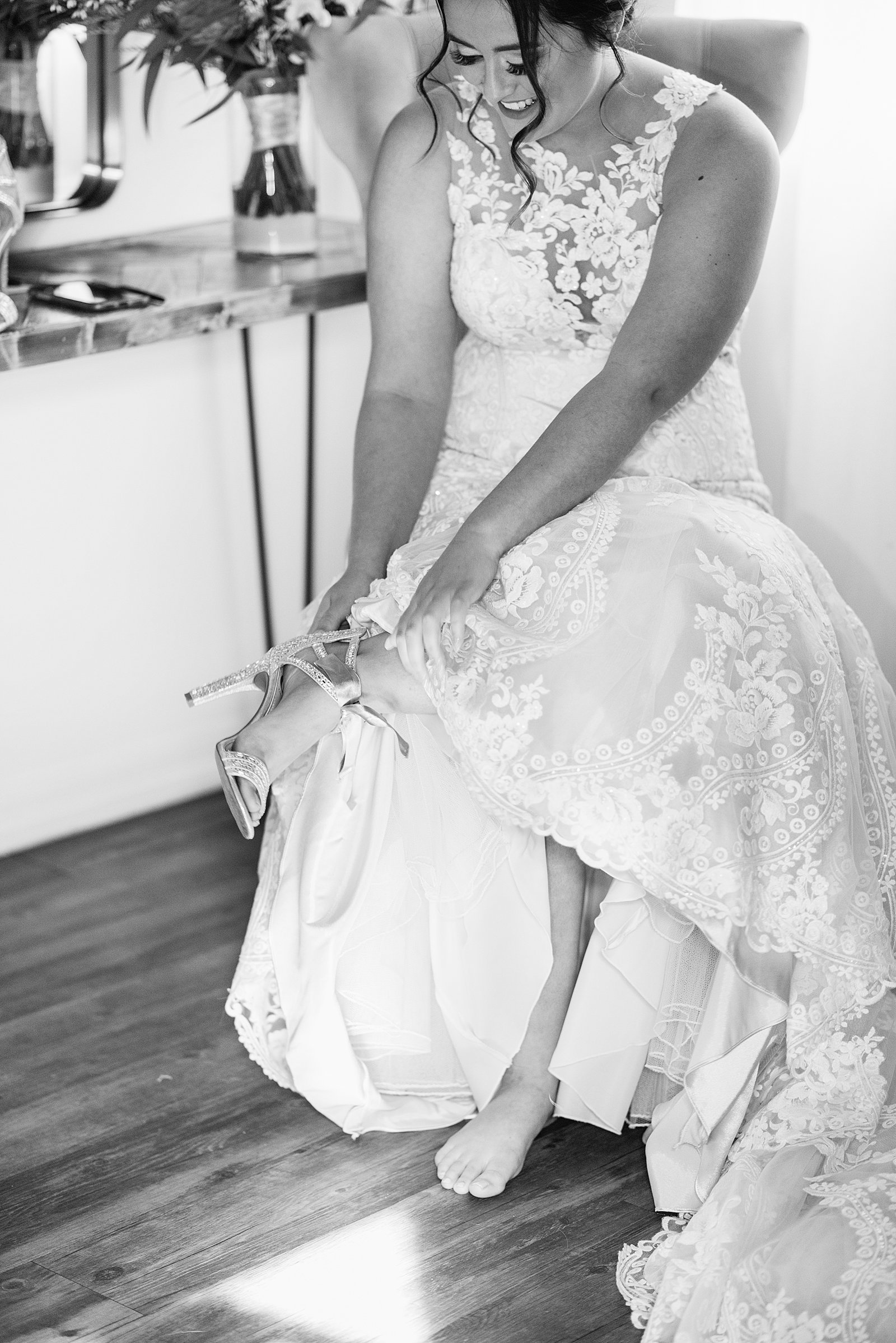 Bride getting ready for her wedding by Phoenix wedding photographers PMA Photographer