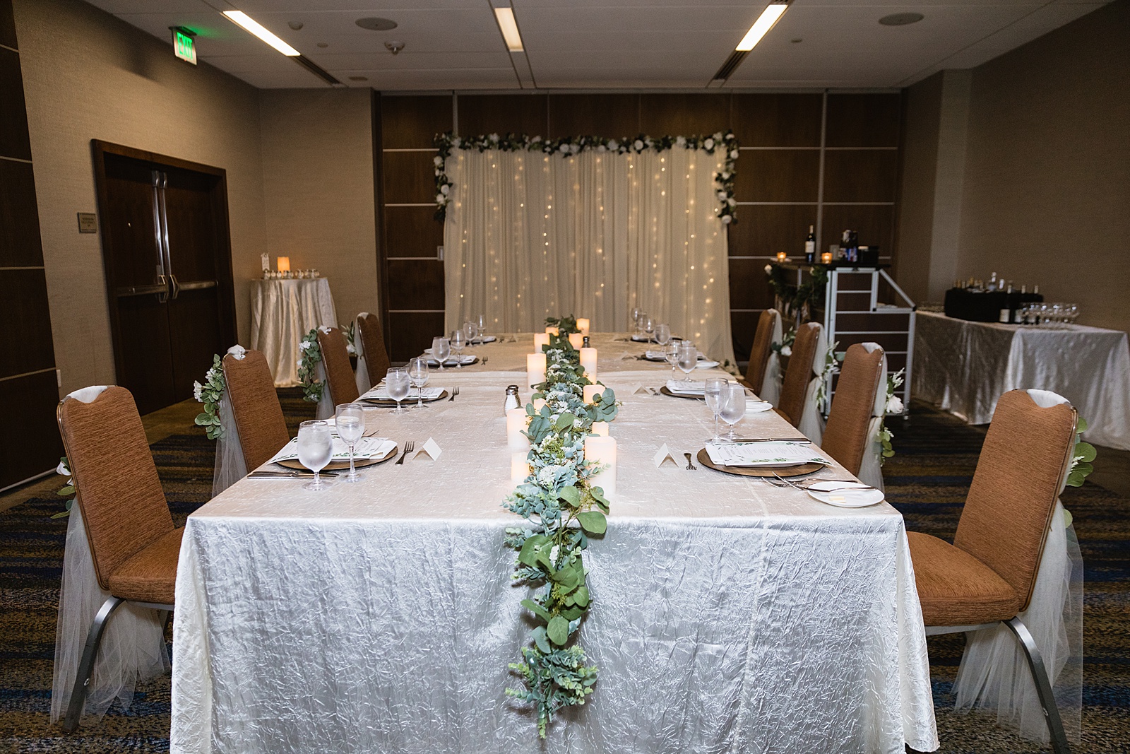 Wedding reception at Hyatt Regency Scottsdale Resort & Spa At Gainey Ranch by Phoenix wedding photographer PMA Photography.