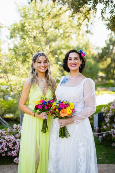 Bride and bridesmaids together at a Japanese Friendship Garden wedding by Arizona wedding photographer PMA Photography.