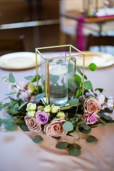Simple and elegant centerpieces at a Phoenix desert intimate wedding reception by Phoenix wedding photographer Juniper and Co Photography.
